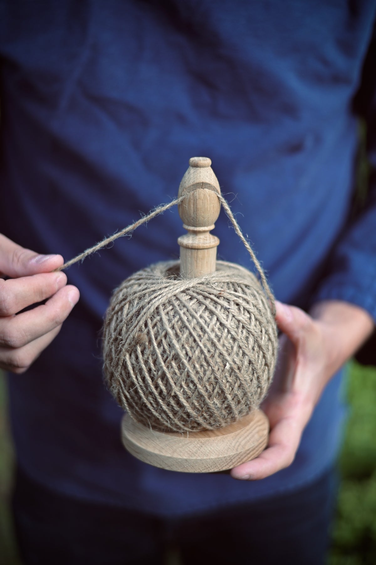 Oak Twine Stand