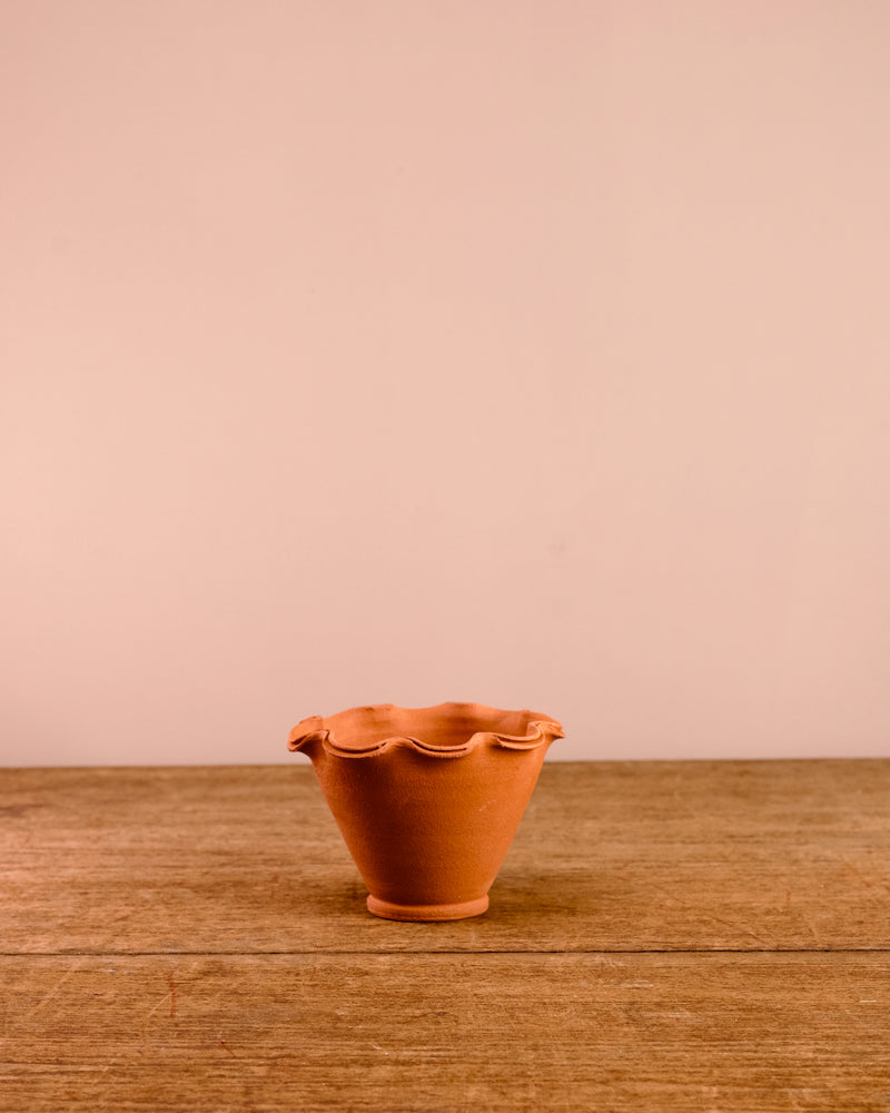 Mini Scalloped Pot